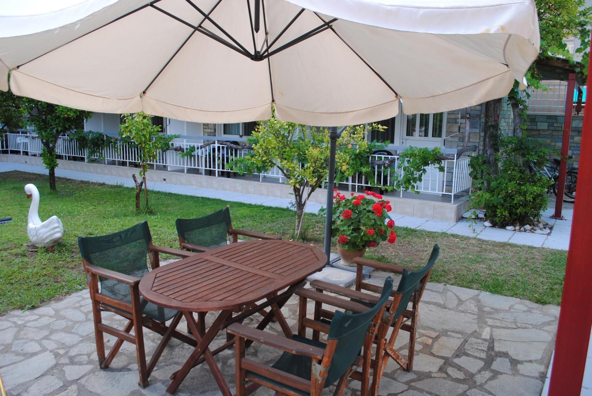 Artemis Apartments Paralia Dionysiou Exterior foto