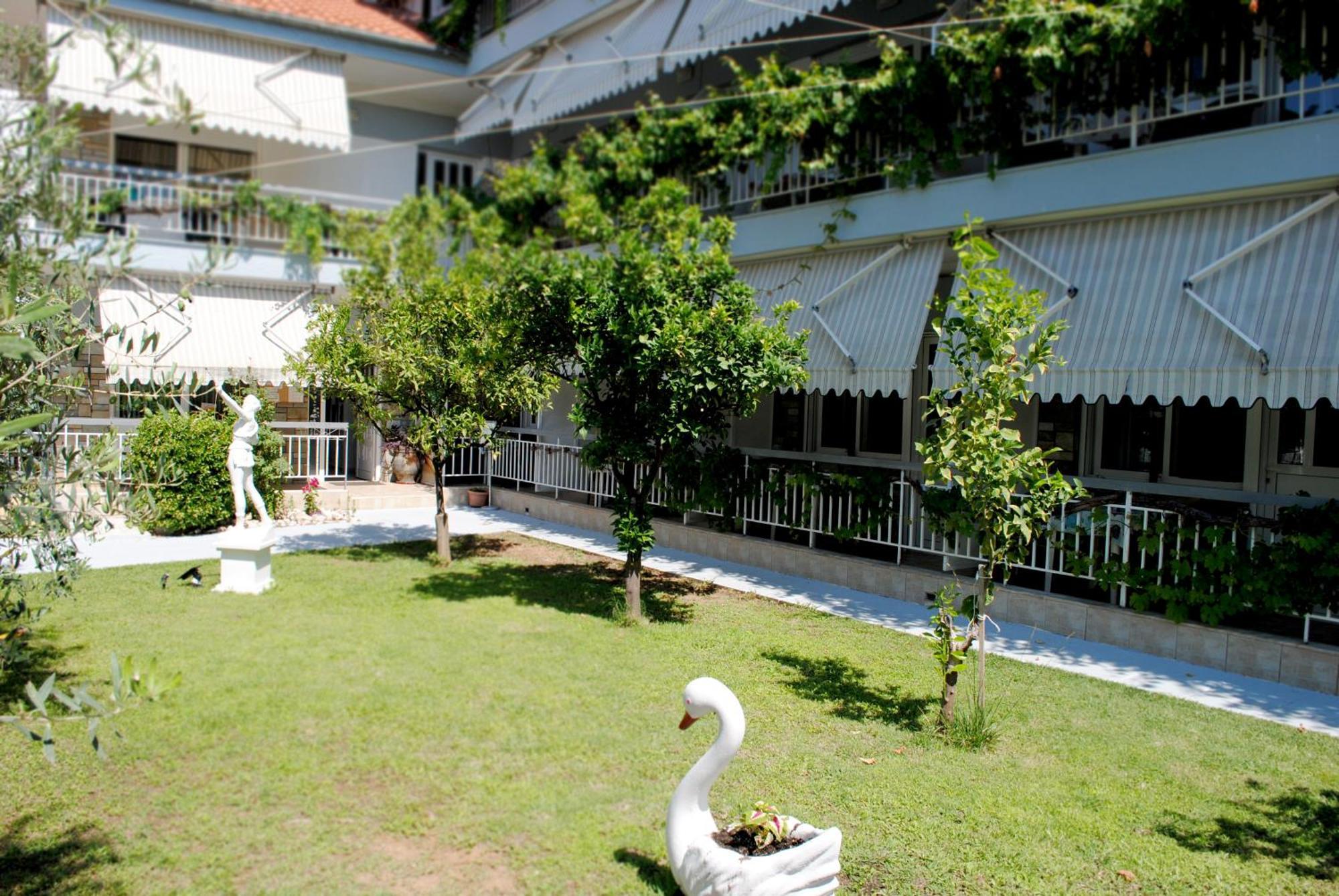 Artemis Apartments Paralia Dionysiou Exterior foto