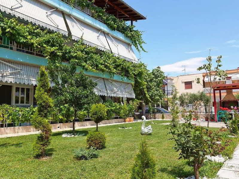 Artemis Apartments Paralia Dionysiou Exterior foto